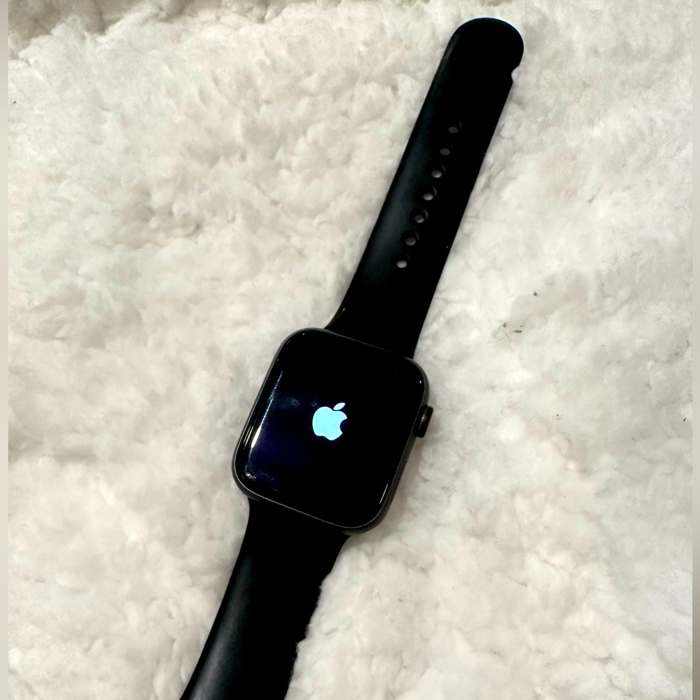 Apple Watch SE + GPS